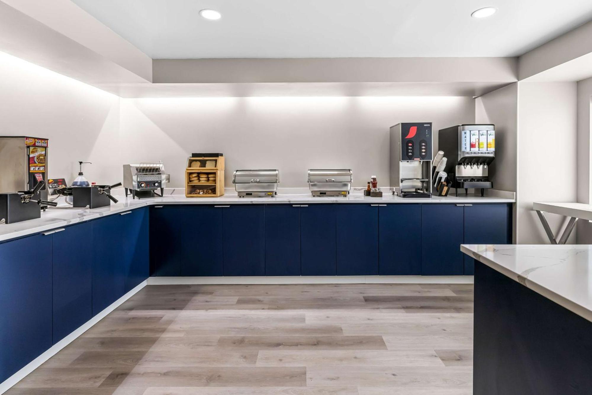 Best Western Buffalo Inn & Suites Bagian luar foto
