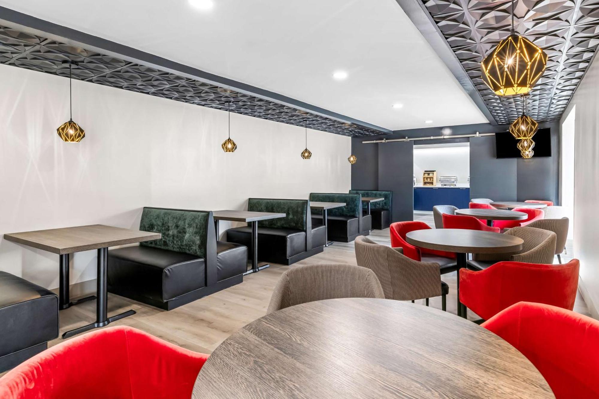 Best Western Buffalo Inn & Suites Bagian luar foto